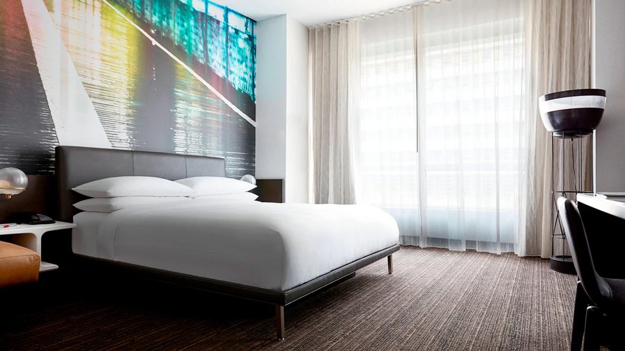 New York Marriott at the Brooklyn Bridge — Guest room