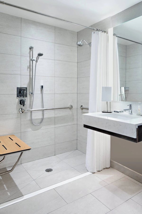 New York Marriott Marquis New York City New York — Bathroom