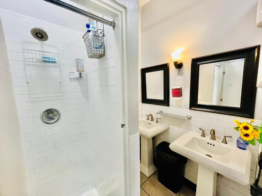 New York Spirit Retreats New York City New York — Bathroom