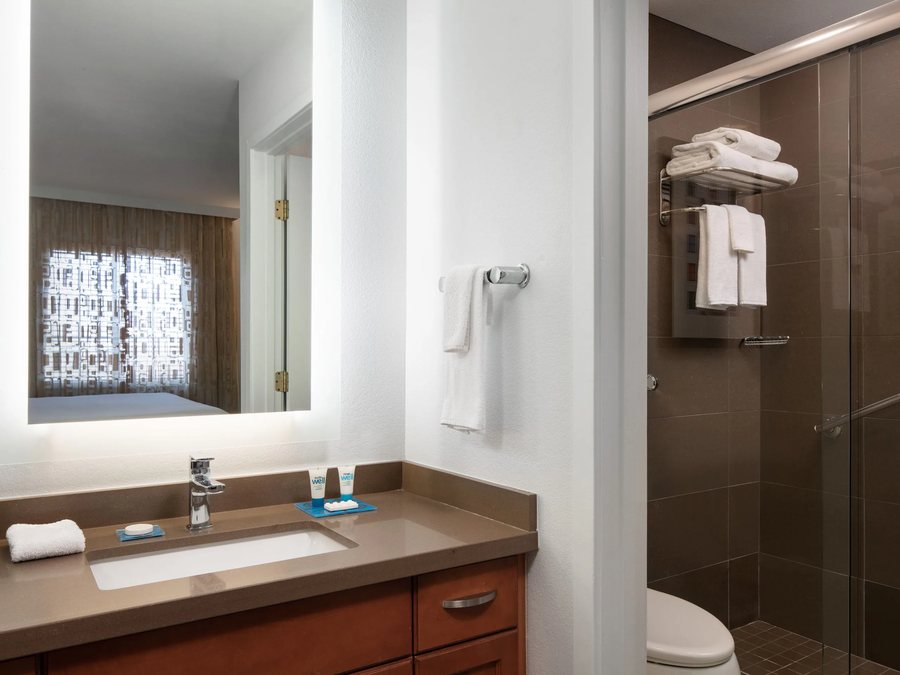 Newhouse Hotel — Bathroom