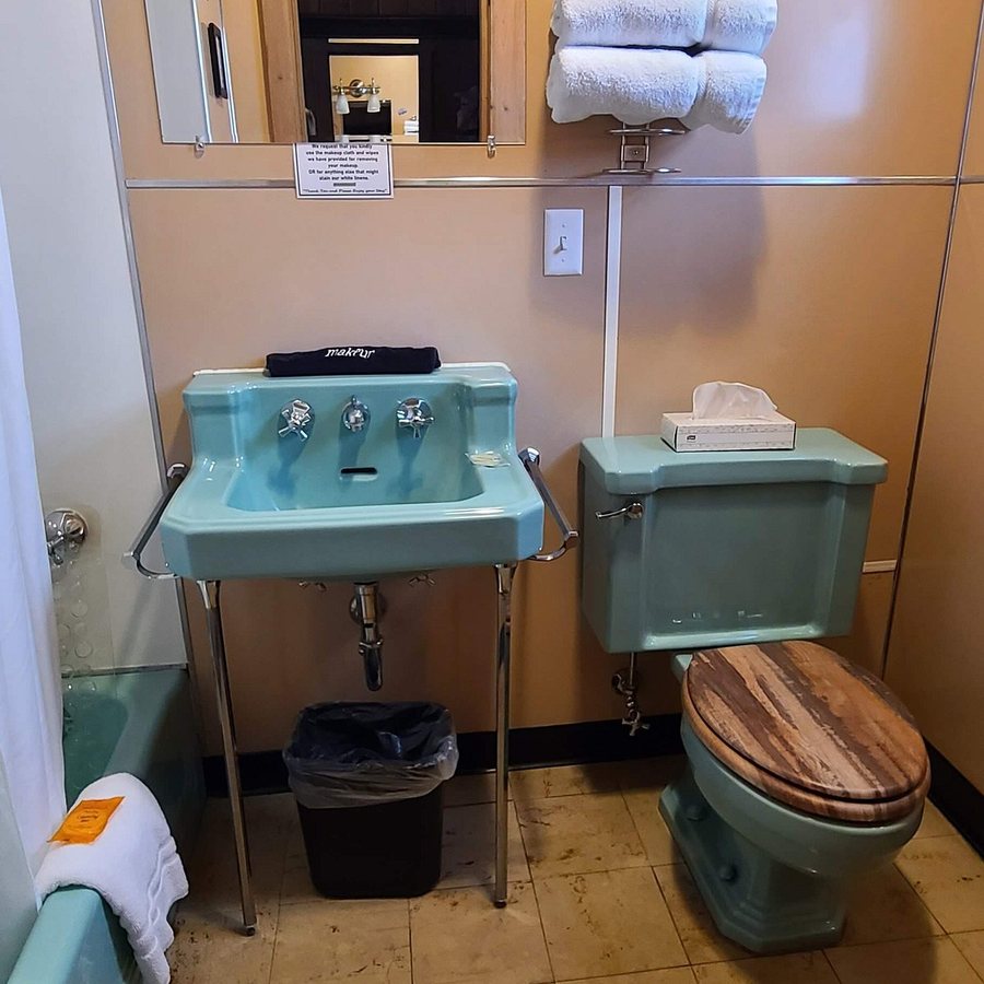 Newton Fork Ranch — Bathroom