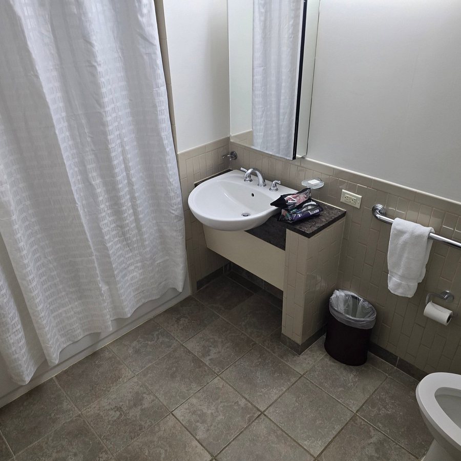NewYork Presbyterian Guest Facility New York City New York — Bathroom
