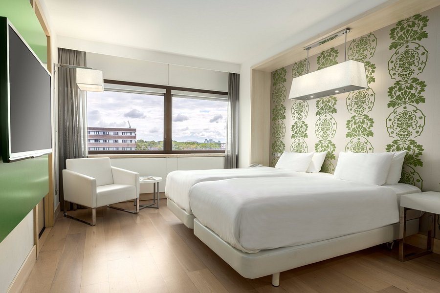 NH Amsterdam Zuid — Guest room