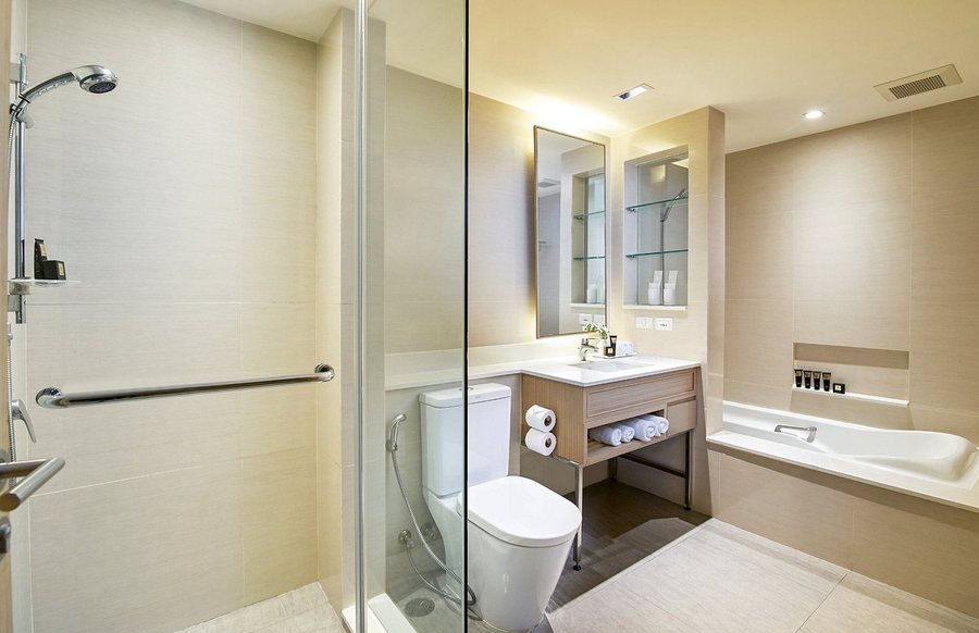 Nh Bangkok Asoke — Bathroom
