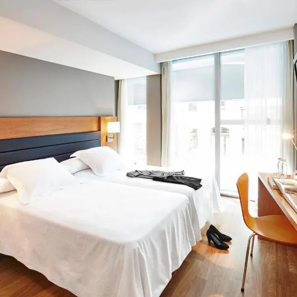 NH Barcelona Eixample — Guest room