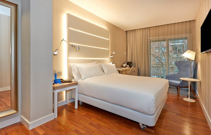 NH Barcelona Les Corts Barcelona Catalonia — Guest room
