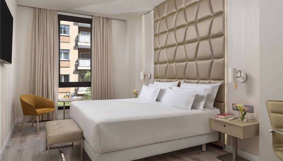 NH Collection Barcelona Podium Barcelona Catalonia — Guest room