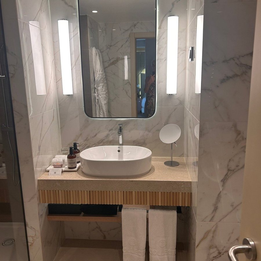 NH Collection Lisboa Liberdade — Bathroom