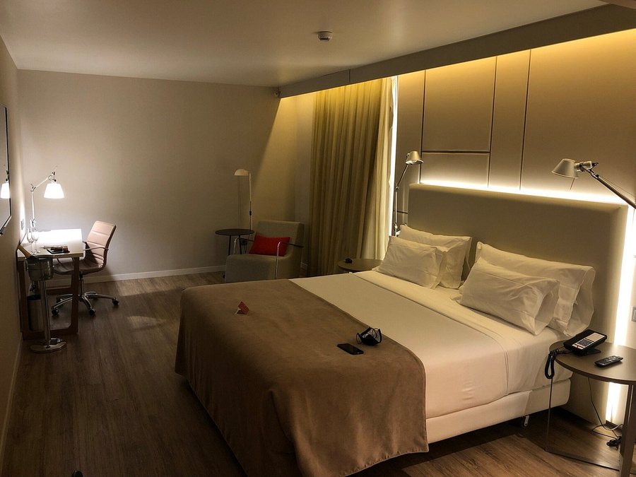 NH Collection Lisboa Liberdade — Guest room