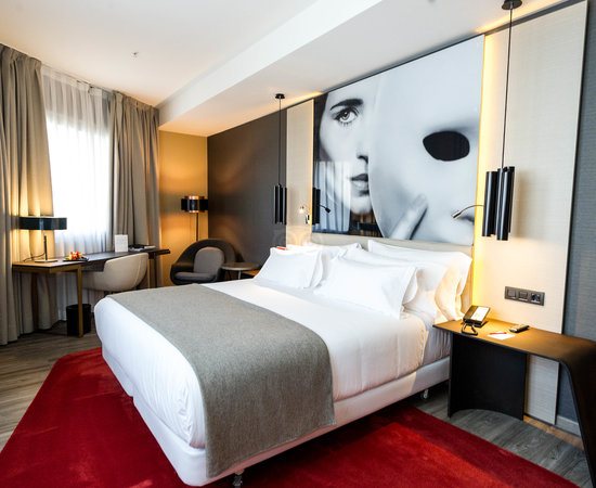 NH Collection Madrid Suecia — Guest room