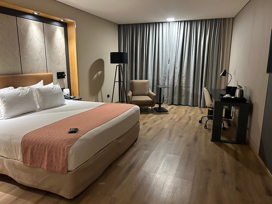 NH Collection Mexico City Airport T2 — Guest room
