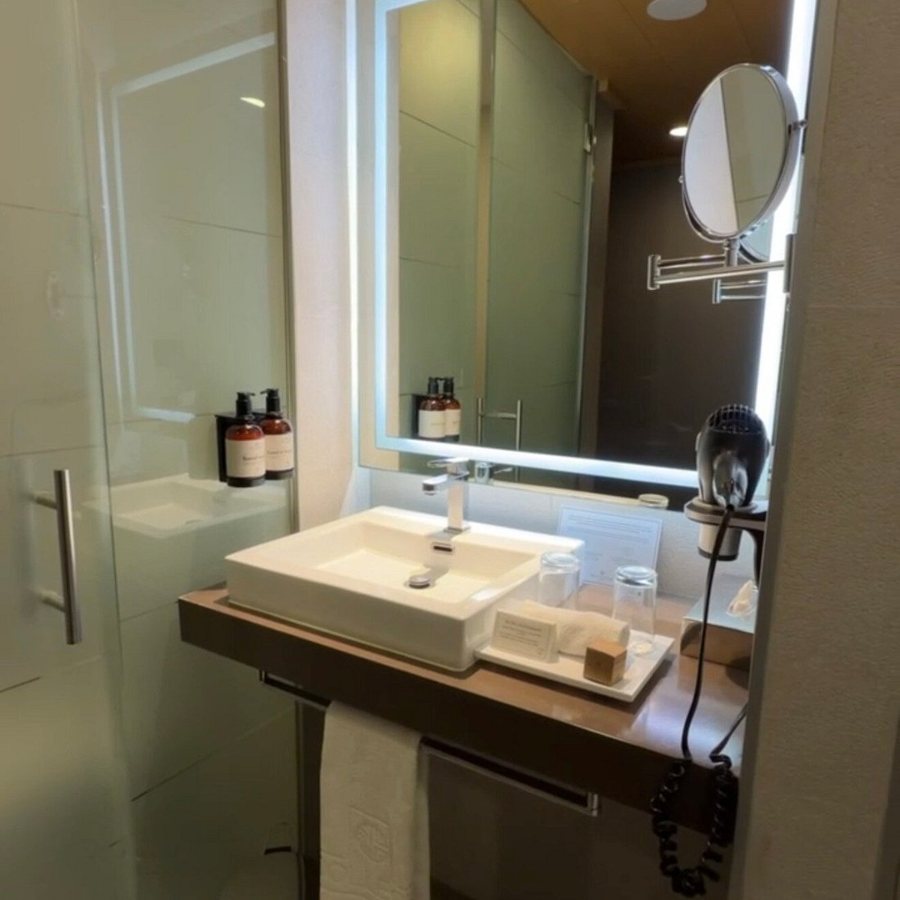 NH Collection Mexico City Santa Fe — Bathroom