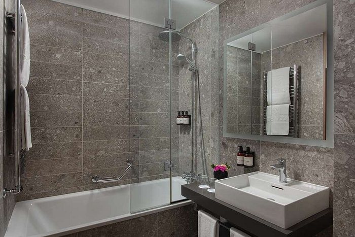 NH Collection Milano City Life — Bathroom