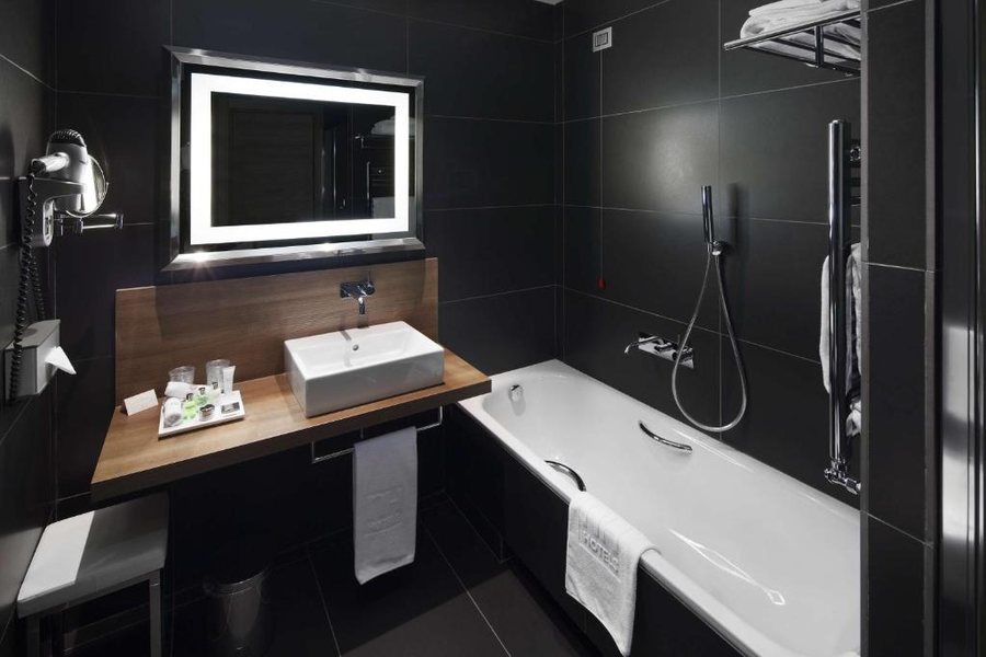 NH Collection Milano Touring — Bathroom