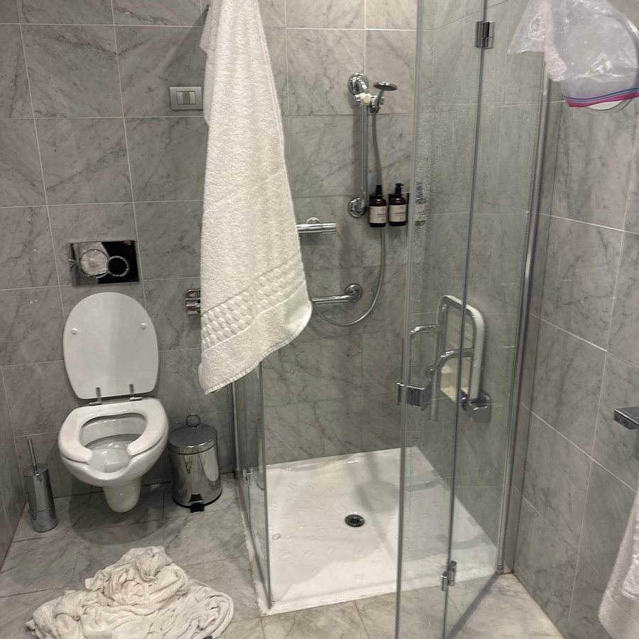 NH Collection Palermo Palazzo Sitano — Bathroom