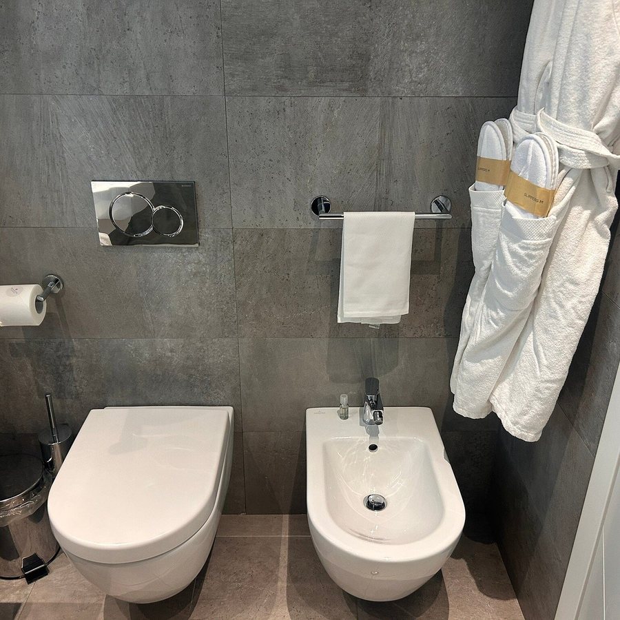 NH Collection Roma Centro — Bathroom