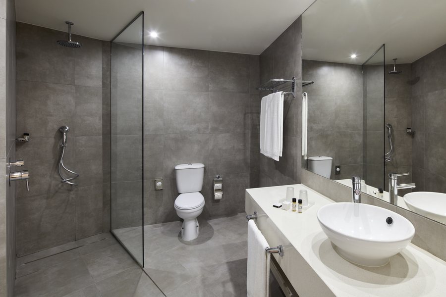 NH Lagos Algarve Resort — Bathroom