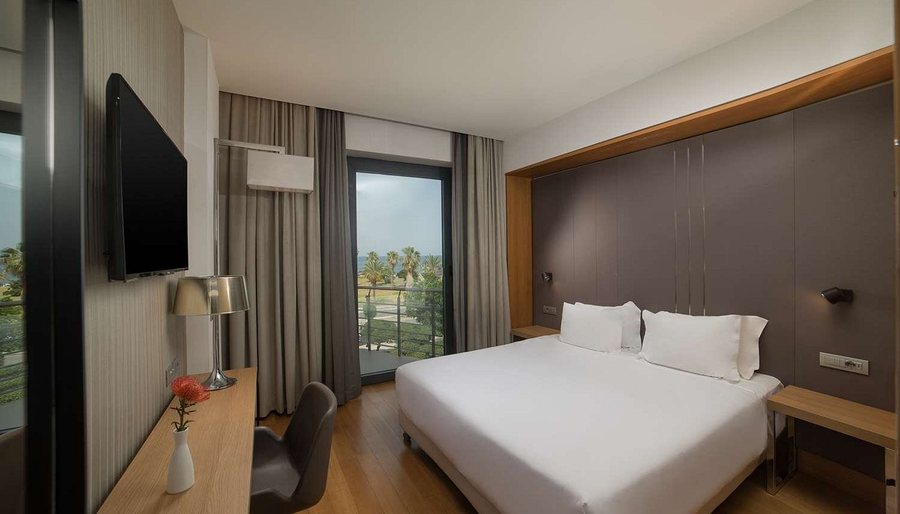 NH Palermo — Guest room