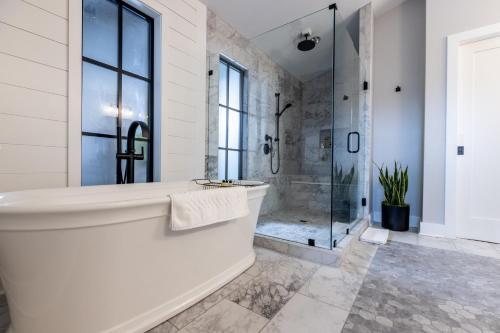 Nicewonder Farm Vineyards — Bathroom