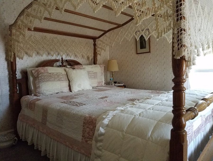 Nicholson Inn — Guest room