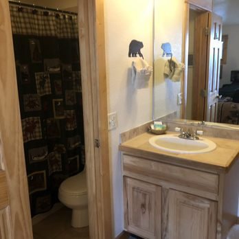 Nicky s Resort — Bathroom