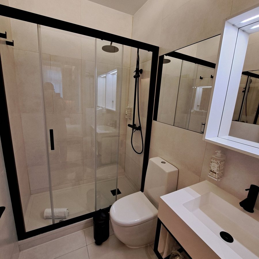Nicola Rossio Hotel — Bathroom