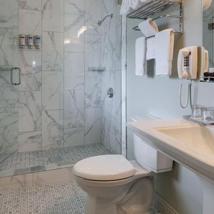 Nicollet Island Inn — Bathroom