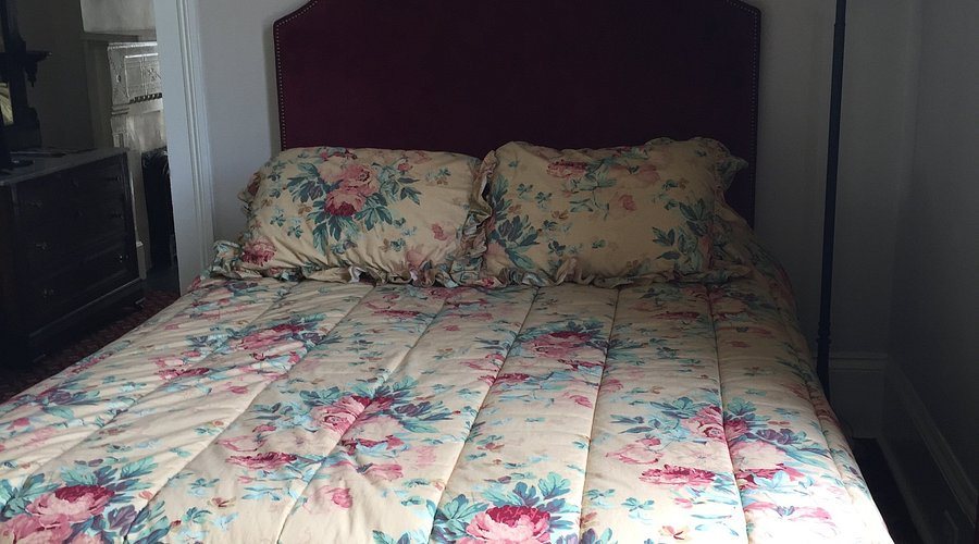 Nine O Five Royal Hotel — Guest room