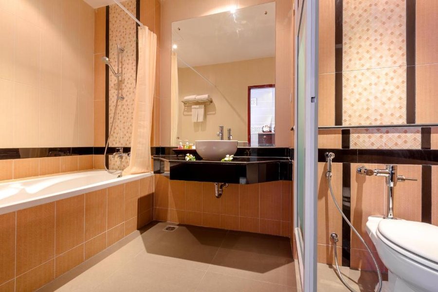 Nipa Resort — Bathroom