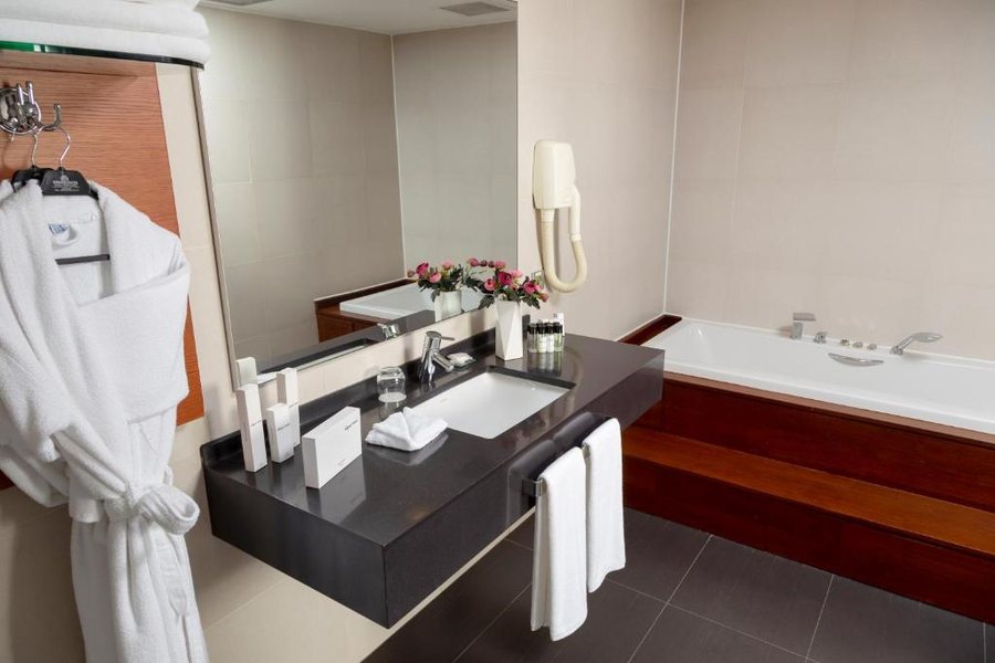 Nippon Hotel Istanbul — Bathroom