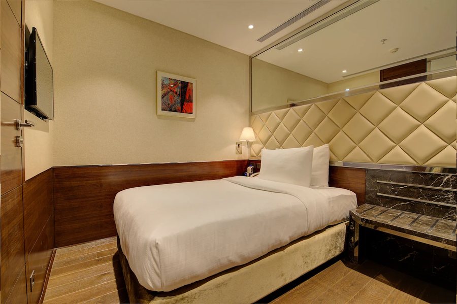 Niranta Airport Transit Hotel Lounge Mumbai Maharashtra — Guest room