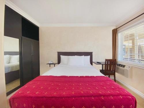 Nite Inn At Universal City Los Angeles California — Guest room