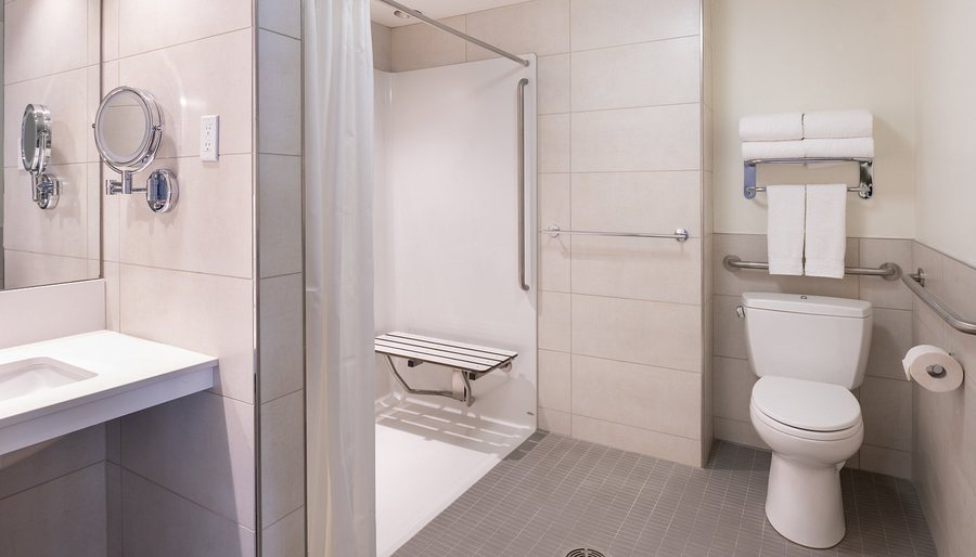 Niwot Inn Spa — Bathroom