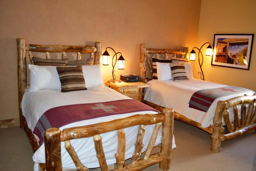 Niwot Inn Spa — Guest room