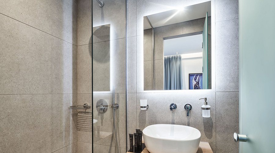 NLH Fix Neighborhood Lifestyle Hotels — Bathroom