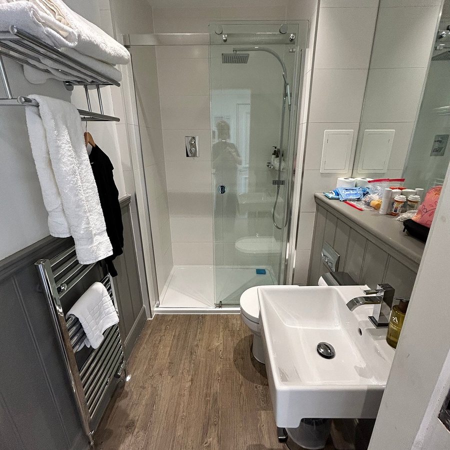 No 1 Apartments Edinburgh New Town — Bathroom