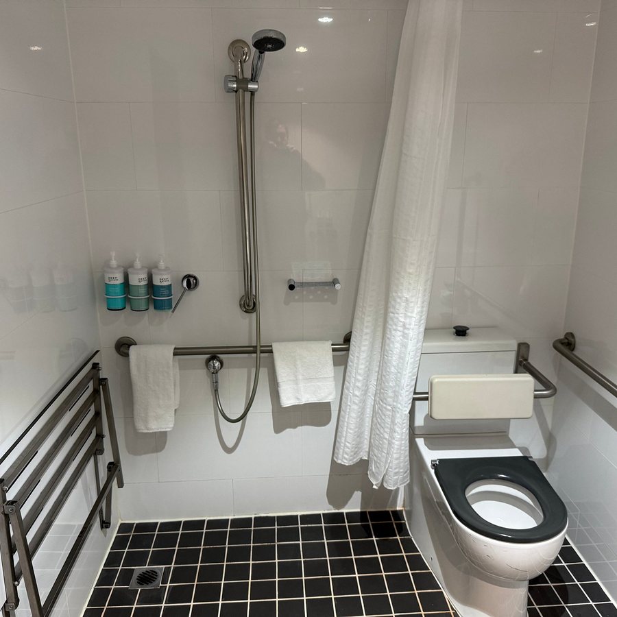 No 9 Springfield — Bathroom