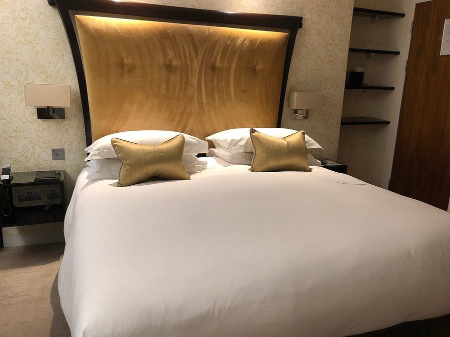 No Ten Manchester Street — Guest room