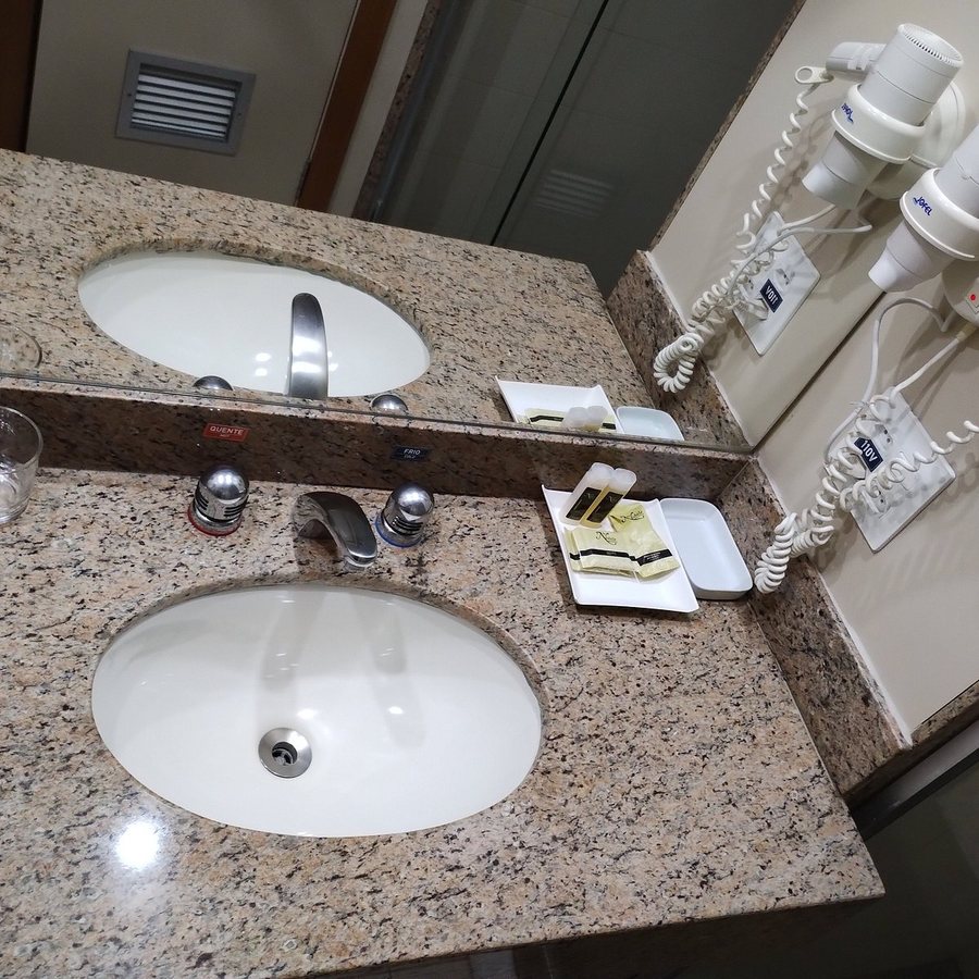 Nobile Suites Uberlandia — Bathroom