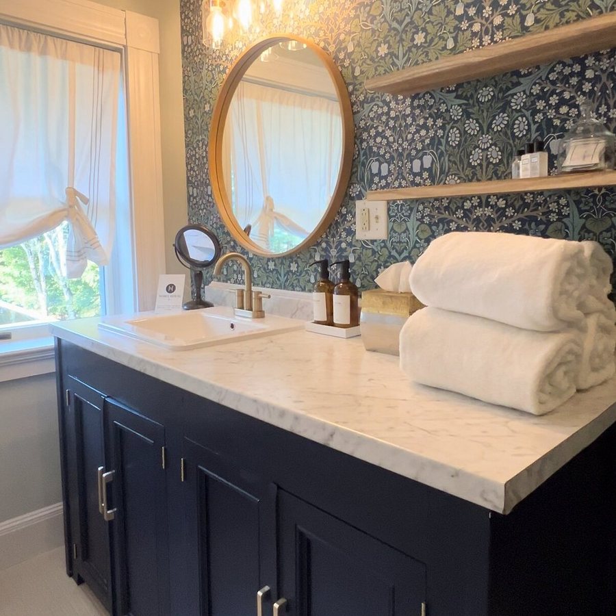 Noble House Inn — Bathroom