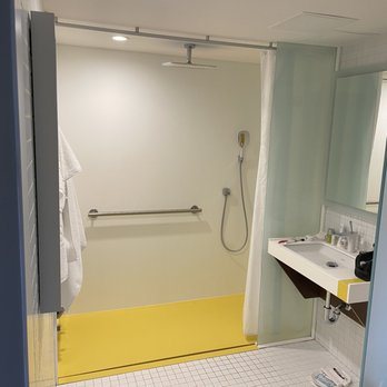 NobleDEN Hotel — Bathroom