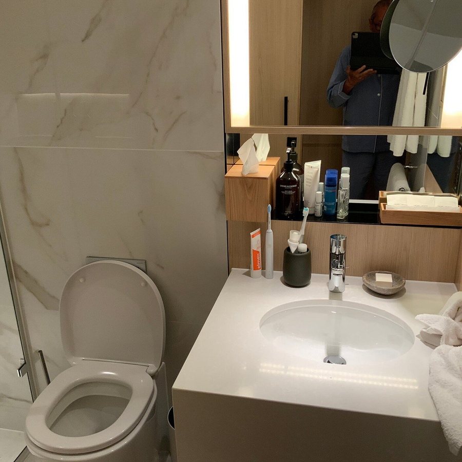 Nobu Hotel London Portman Square — Bathroom