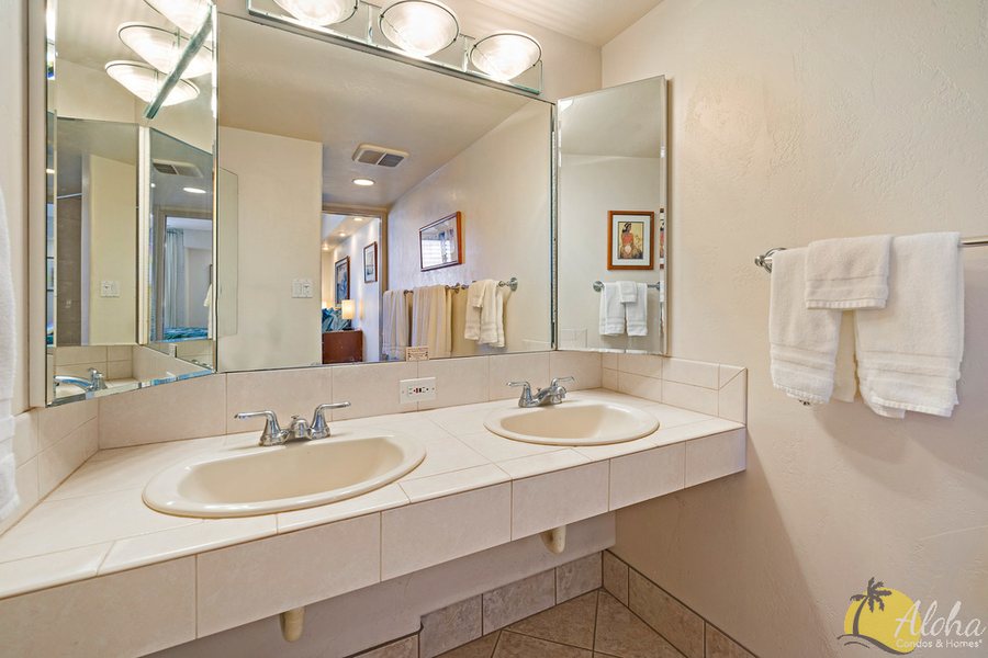 Nohonani Condos — Bathroom