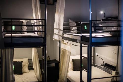 Nomada Urban Beach Hostel Calle Loiza — Guest room