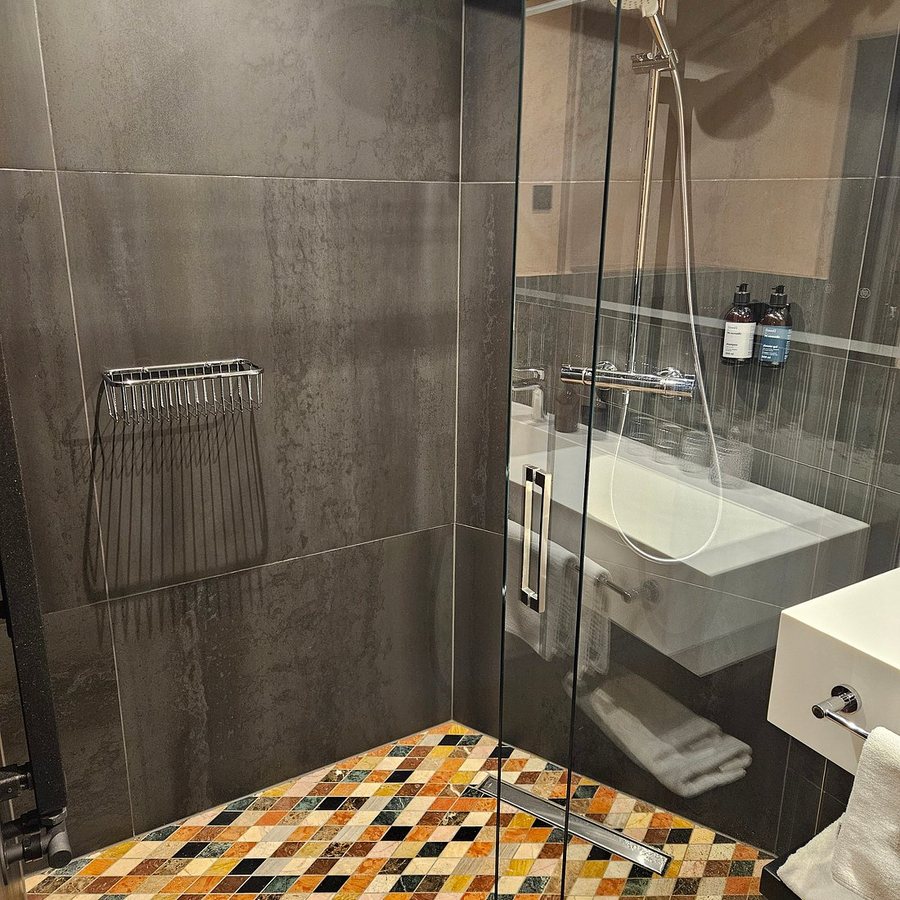 Nomadic Urban Premium Suites — Bathroom