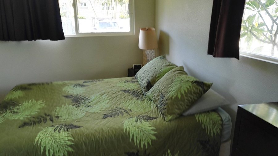 Nona Lani Cottages — Guest room