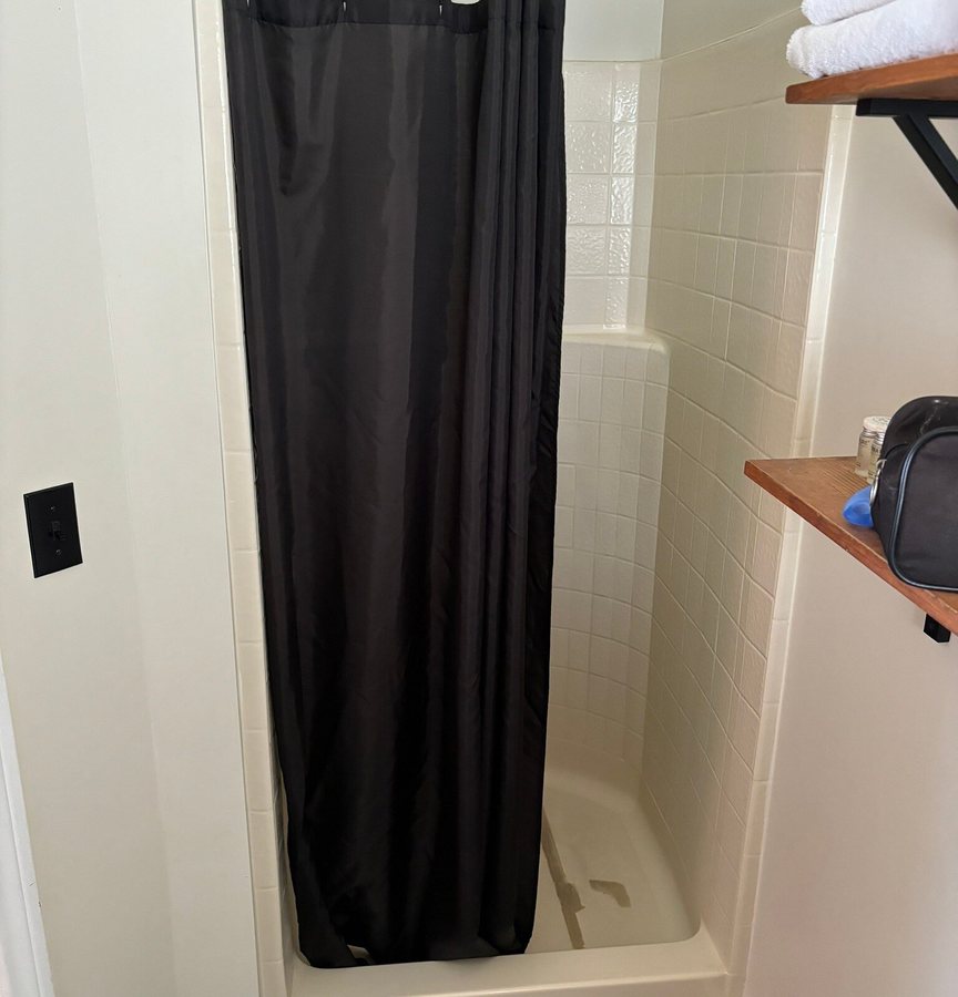 Noon Lodge at Mallard Bay — Bathroom
