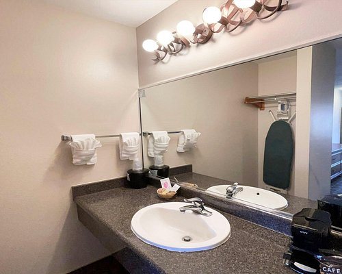 Noor Hotel — Bathroom