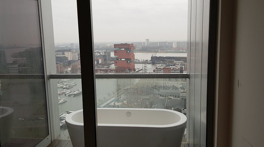 Nooz — Bathroom