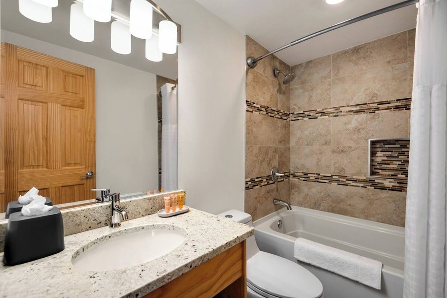 Nordic Lodge — Bathroom